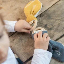 Anneau de dentition en bois Jaune moutarde (personnalisable)