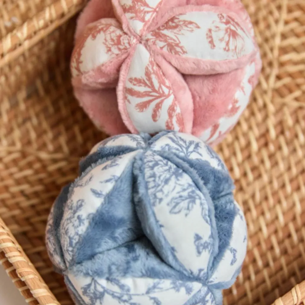 Balle sensorielle lapin Toile de Jouy rose