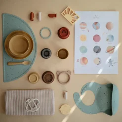 Bavoir à poche en silicone Cambridge blue confetti