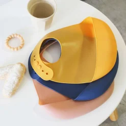 Bavoir en silicone Moutarde