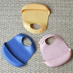 Bavoir en silicone Rose