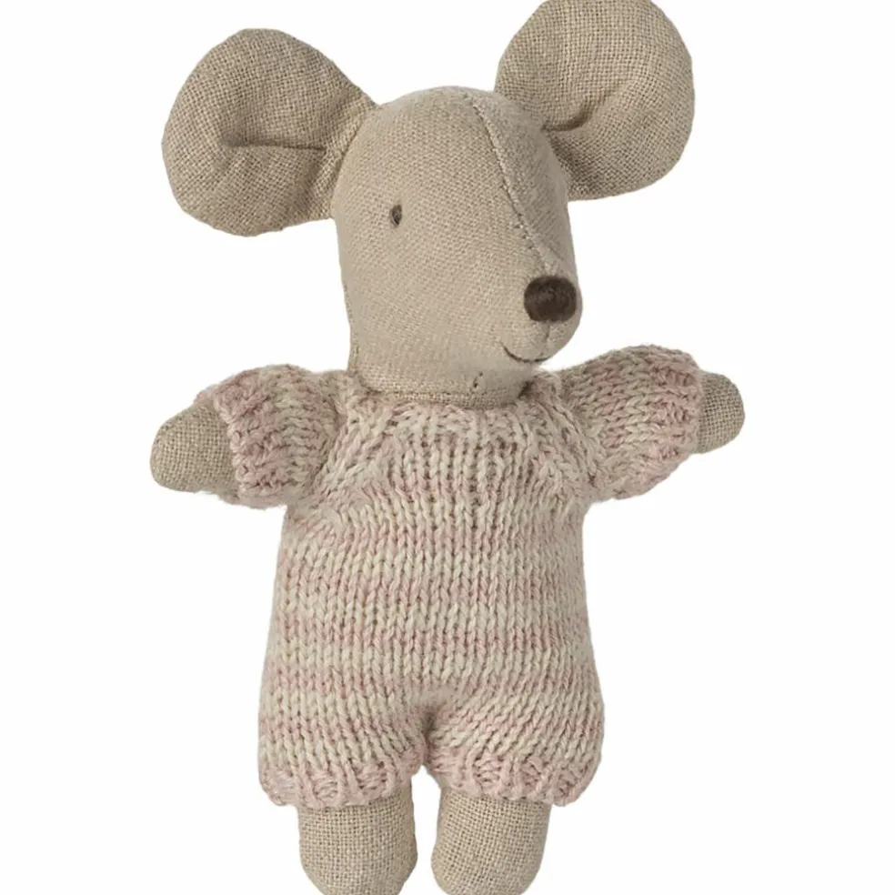 Bébé souris dans la nacelle Rose