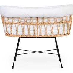 Berceau en rotin avec pieds en métal