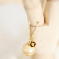 Bola de grossesse Gri-Gri Etoile du nord chaîne (or jaune 18 carats)