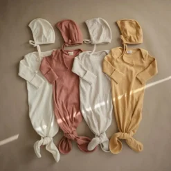 Bonnet de naissance à nouer Beige