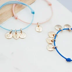 Bracelet cordon 1 charm rond personnalisable (plaqué or)