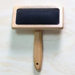 Brosse pour peau d'agneau