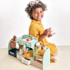 Café en bois le nid d'oiseau