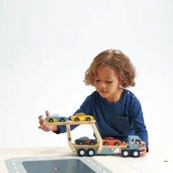 Camion transporteur de voitures