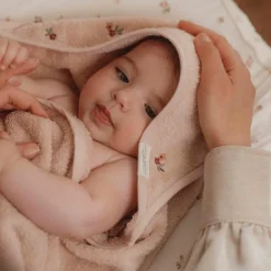 Cape de bain brodée Blossom (75 x 75 cm)