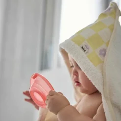 Cape de bain Comme un bonbon Romy damier jaune