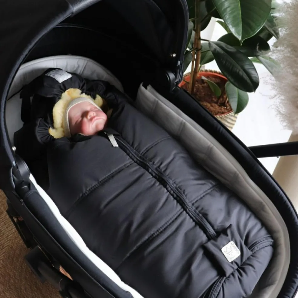 Chancelière pour siège-auto bébé en peau d'agneau NAADJA noir