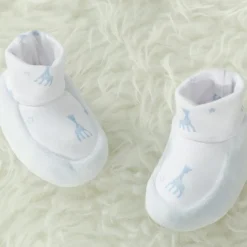 Chaussons de naissance bleus Sophie la girafe (0-1 mois)