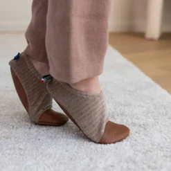 Chaussons Les Petits Velours Noisettes (pointures 24-26)