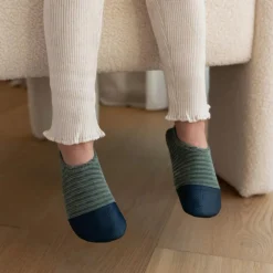 Chaussons Les Petits Velours Gris Vert (pointures 21-23)