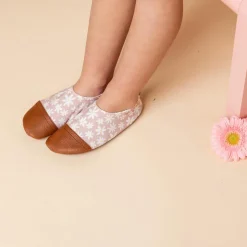 Chaussons tout-terrain Les Petits Marguerites (pointures 24-26)