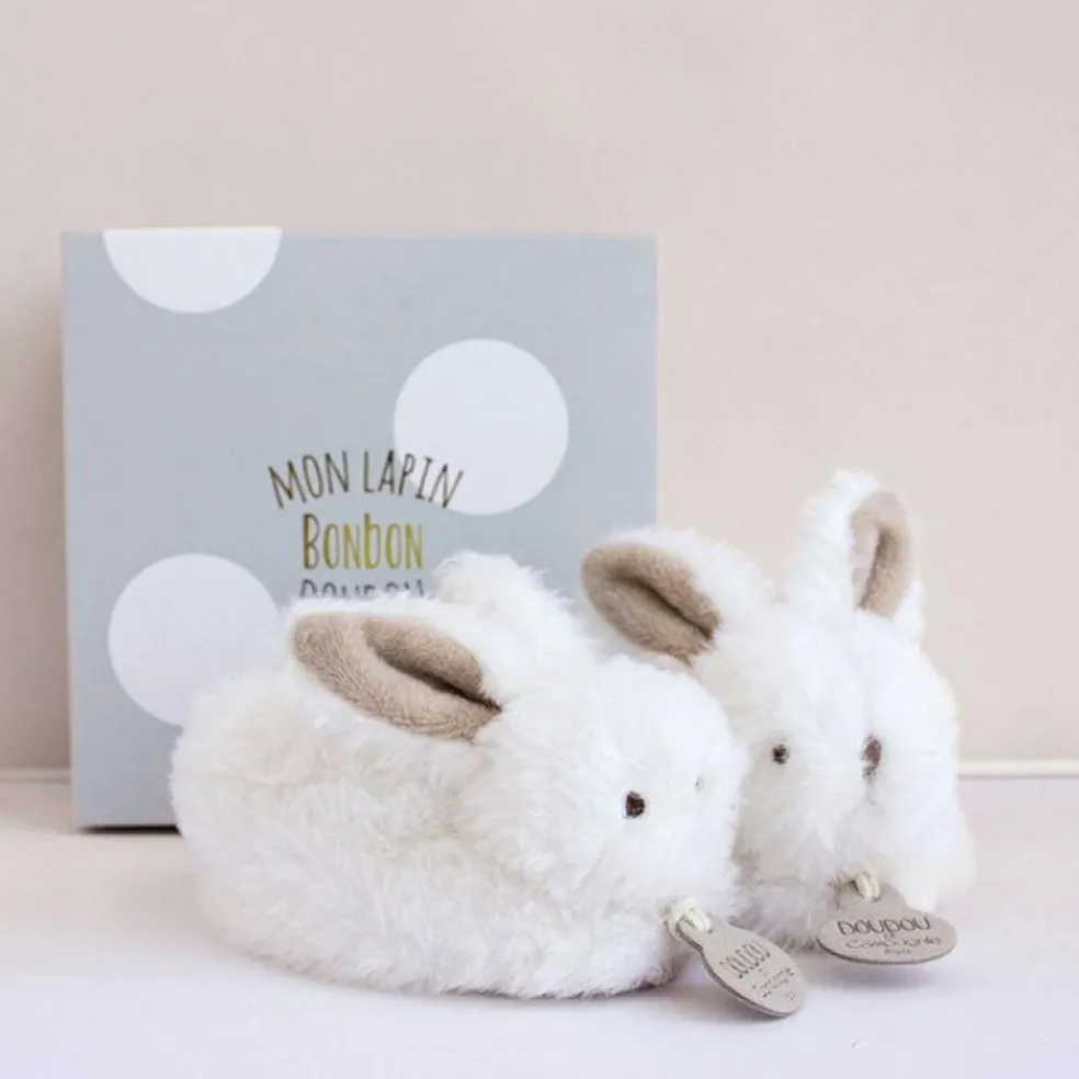Coffret chaussons de naissance lapin hochet beige (taille 16-18)