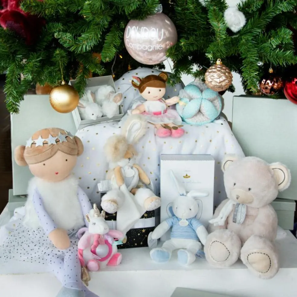 Coffret chaussons de naissance lapin hochet beige (taille 16-18)