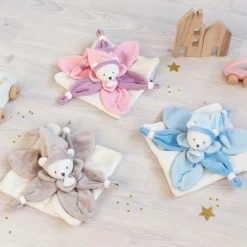 Coffret doudou pétale J'aime mon doudou ours bleu (24 cm)