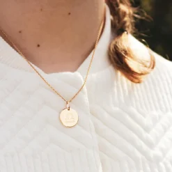 Collier chaîne médaille Balance personnalisable (plaqué or)