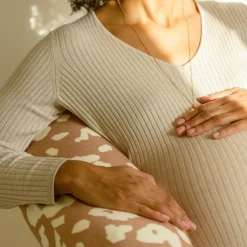 Coussin de grossesse Big Flopsy™ Jersey de coton imprimé Savannah Bloom