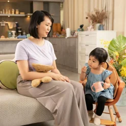 Coussin effet cuir nude pour chaise haute Evolu