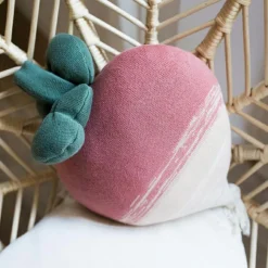 Coussin tricoté en coton Ramona le radis x Oli & Carol (30 x 30 cm)