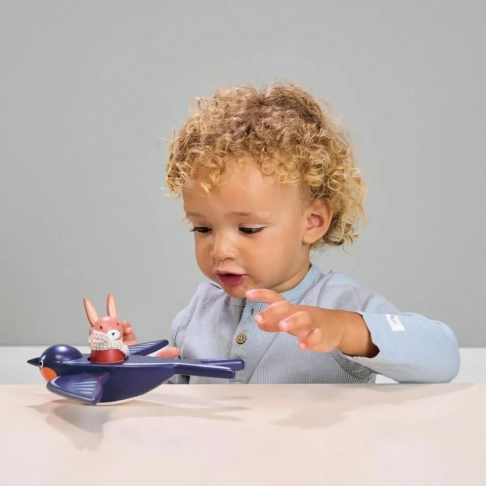 Hirondelle et son ami lapin en bois