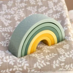 Jeu à empiler arc en ciel vert