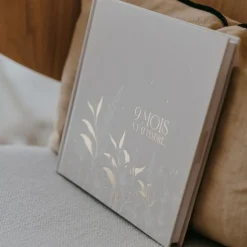 Livre de grossesse 9 mois à t'attendre (124 pages)