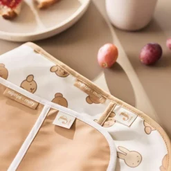 Lot de 2 bavoirs plastifiés Miffy and Friends