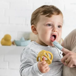 Lot de 2 brosses à dents à doigt ocre et rose + étui de protection