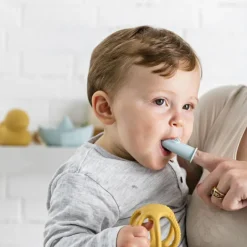 Lot de 2 brosses à dents à doigt ocre et rose + étui de protection