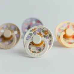 Lot de 2 sucettes en latex Colour Strawberries-Cream (6-18 mois)