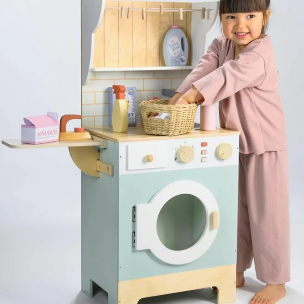 Machine à laver avec accessoires en bois