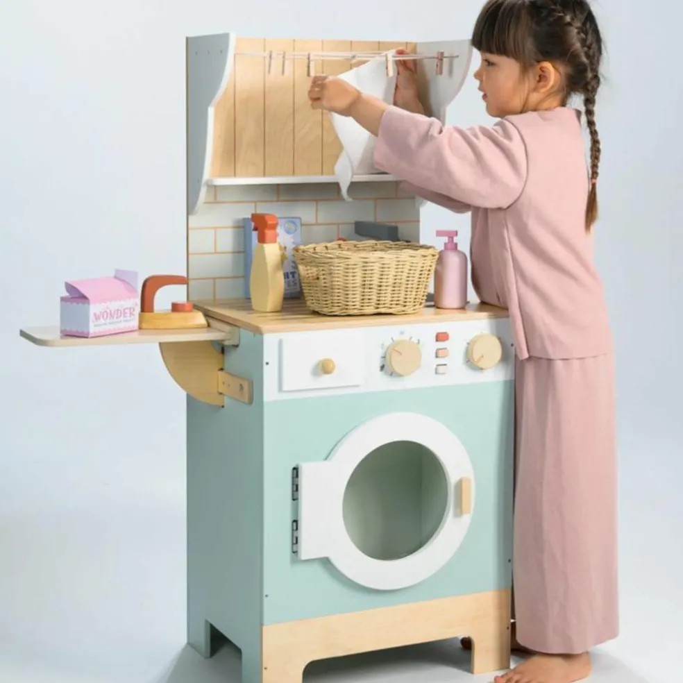 Machine à laver avec accessoires en bois