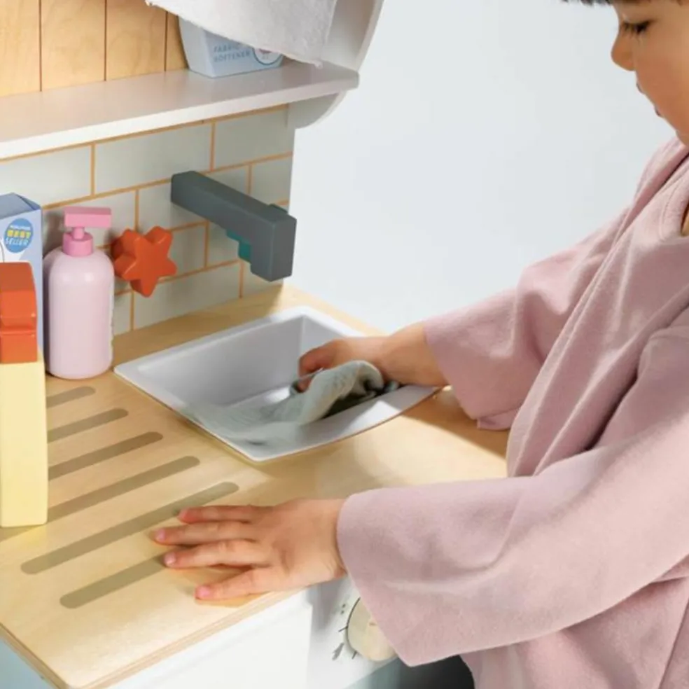 Machine à laver avec accessoires en bois