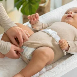 Matelas à langer à rebords