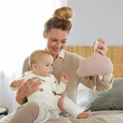 Nuage musical Little Universe tricoté beige-rose poudré