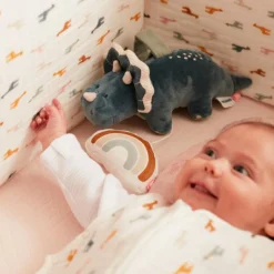 Peluche musicale à suspendre Ops le tricératops TSO (17 cm)