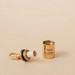 Pendentif Mon Petit Secret personnalisable (plaqué or jaune)