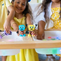 Personnage Blair bleu et 2 cubes lumineux