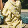 Poncho de bain Comme un bonbon Romy damier jaune