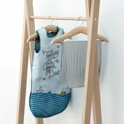 Portant à vêtements en bois de hêtre brut Essentiel