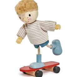 Poupée Edward avec skateboard