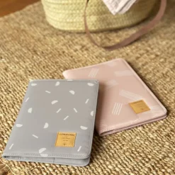 Protège carnet de santé blocks taupe