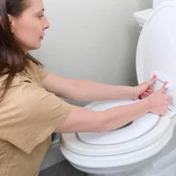 Réducteur de toilette semi-permanent Flip & Sit