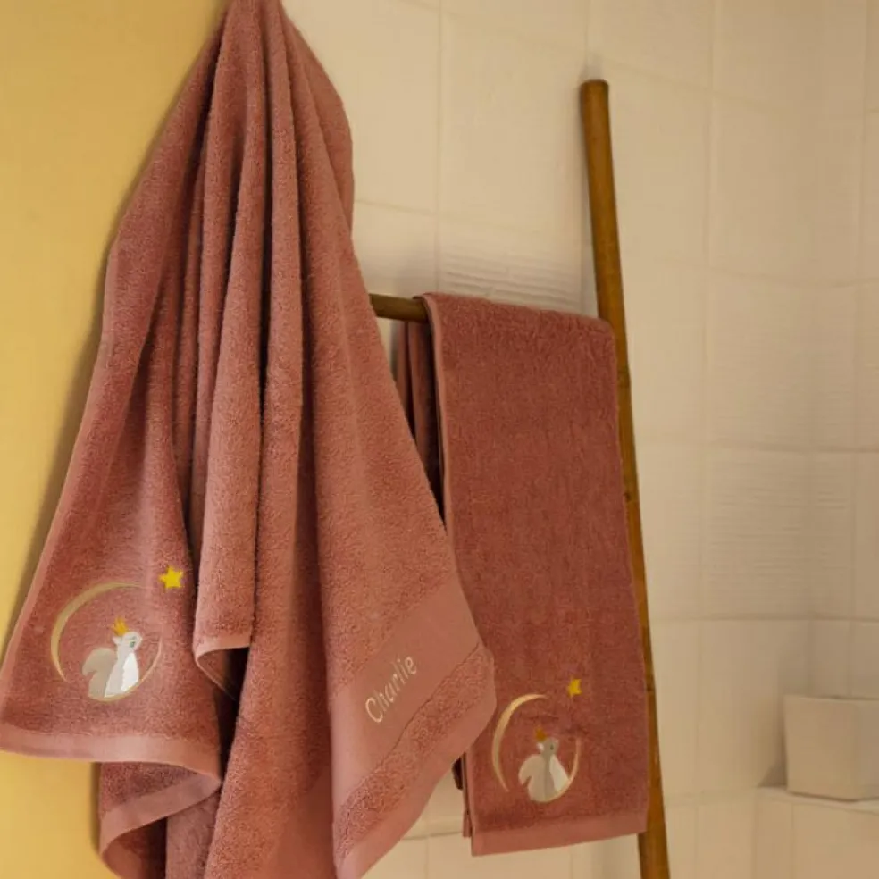 Serviette de bain brique écureuil personnalisable (70 x 140 cm)