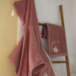 Serviette de bain brique écureuil personnalisable (70 x 140 cm)