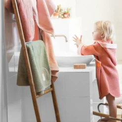 Serviette de bain rose lapin personnalisable (70 x 140 cm)